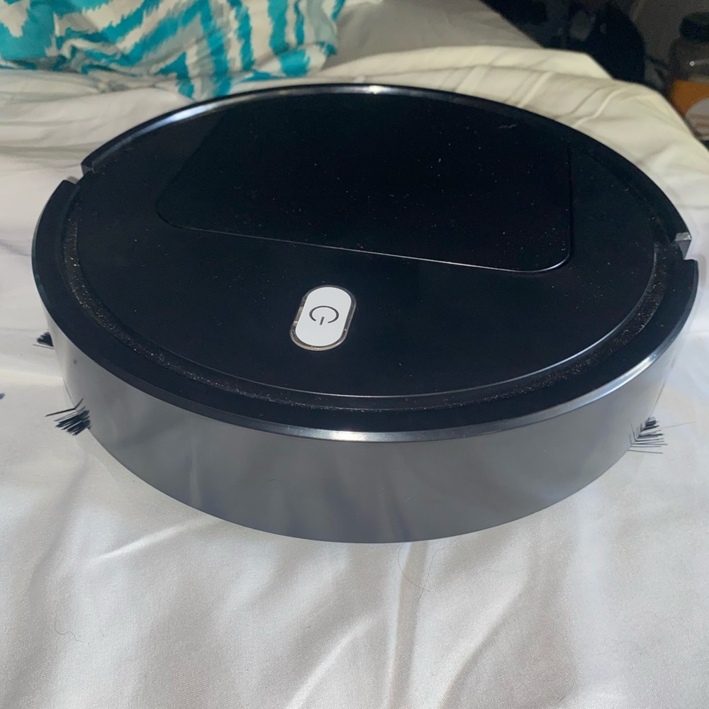 Lightweight robot vacuum